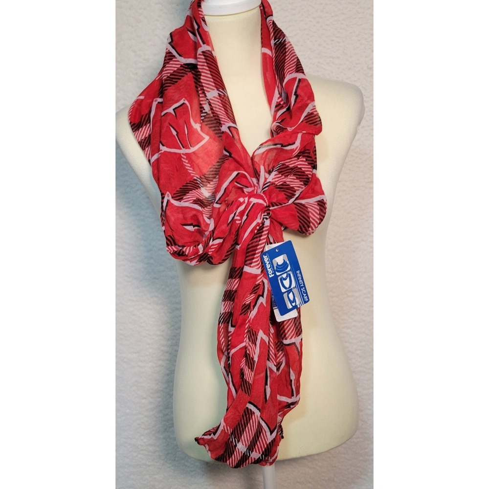 Forever Collectibles Wisconsin Badgers Infinity Scarf NEW NWT Red White 1952
